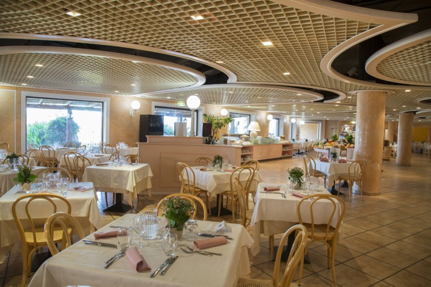 Sant’Elmo Beach Hotel