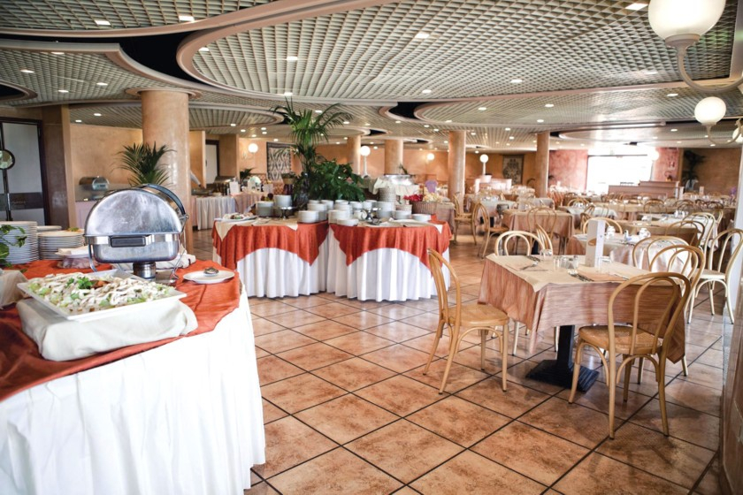 Sant’Elmo Beach Hotel